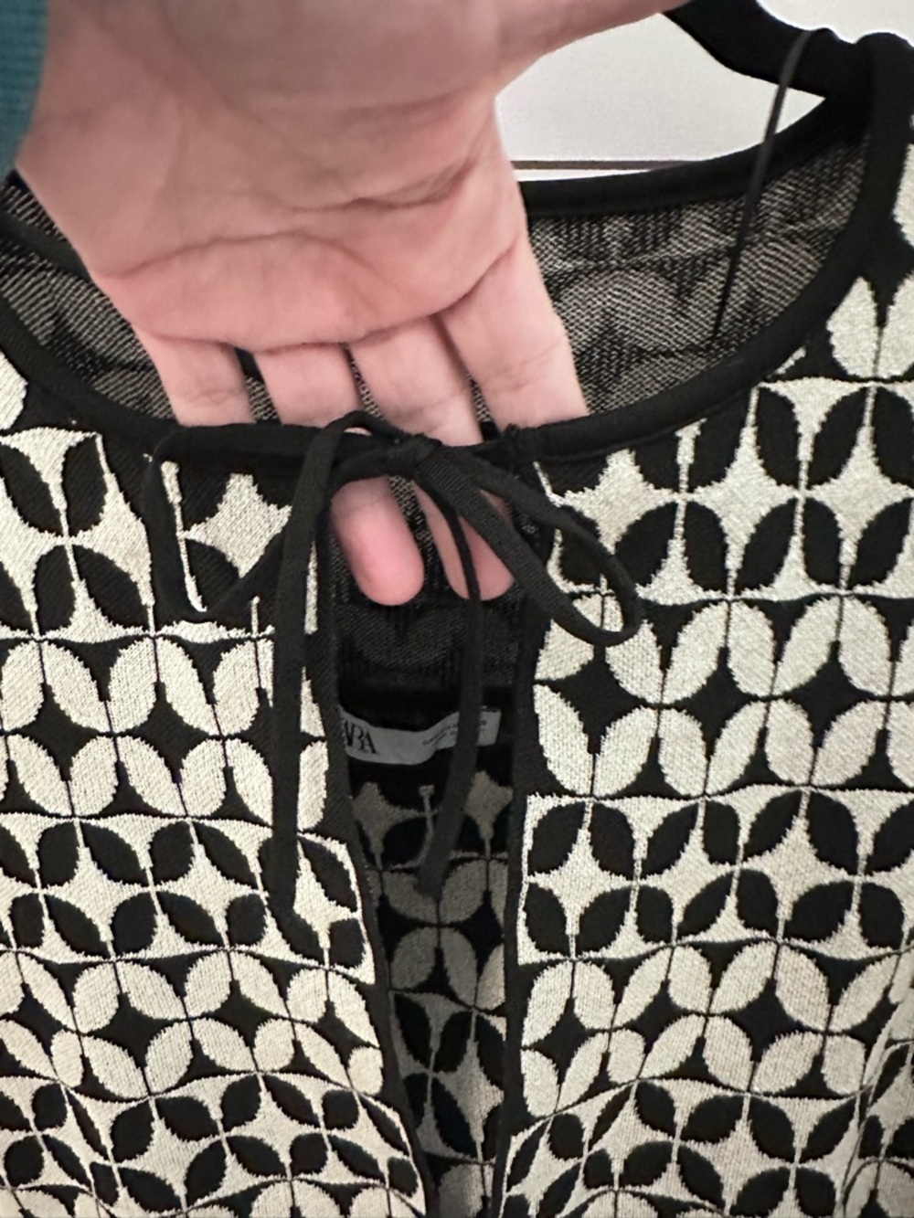 ZARA M Knit 2 Piece Set Crop Cardigan + Strappy Cami Black Cream Geometric Print - Picture 6 of 12
